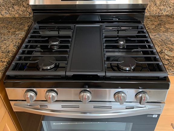 3rd image of 335 N Oakhurst Dr APT 4