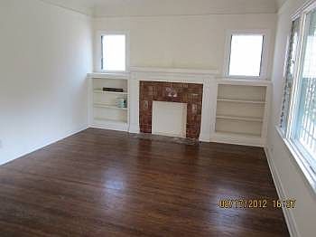 4th image of 744 N Poinsettia Pl
