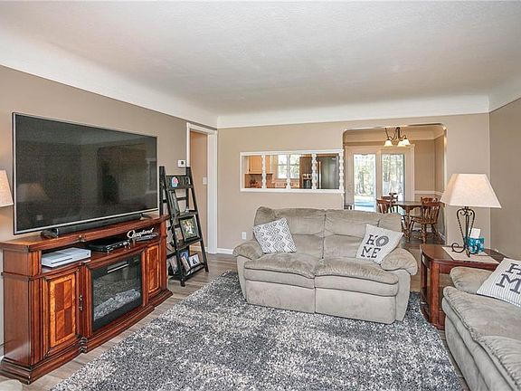 5th image of 1567 Cherry Ln