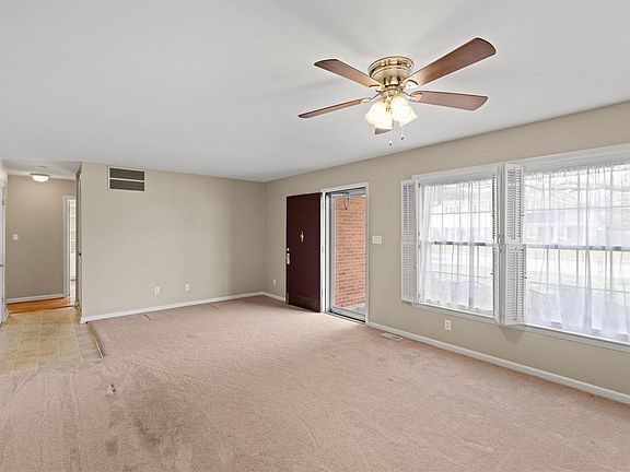 4th image of 2332 N Wintergreen Loop