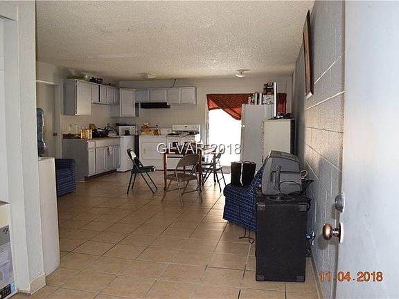 2nd image of 2929 Elm Ave APT 4