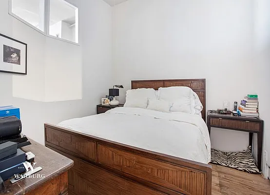 Rented by Warburg | media 22