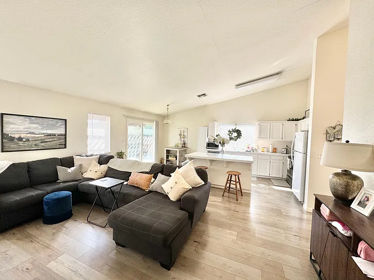 3960 Regatta Dr — Photo 7
