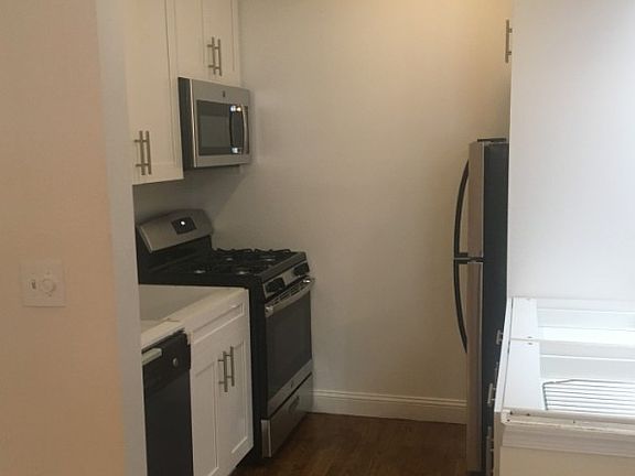 3rd image of 55 Skillman Ave APT 1G