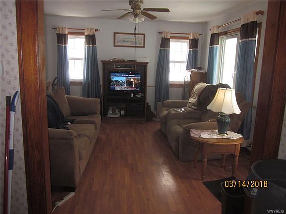 5th image of 206 East Ave