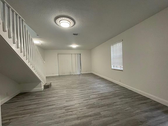 4th image of 4329 Vineyard Cir #4329