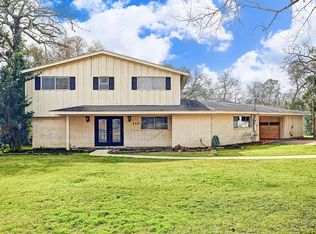 110 Royal Ct, Friendswood, TX 77546