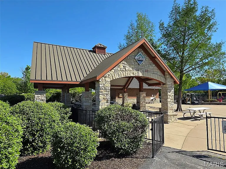 713 Waler Dr — Photo 15
