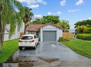 9501 SW 151st Ct, Miami, FL 33196