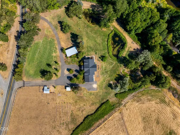 10999 N Applegate Rd, Grants Pass, OR 97527