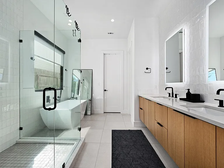 1004 Audrey Ct — Photo 11