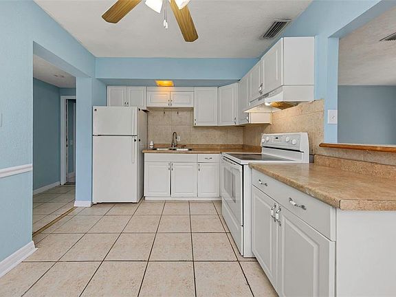 4th image of 5326 Berkley Rd