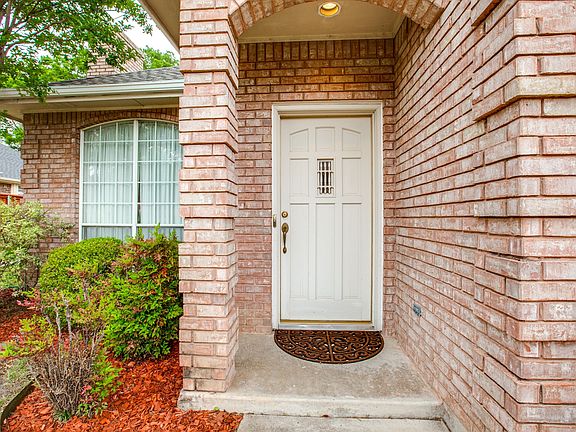 3rd image of 1814 Timberline Dr