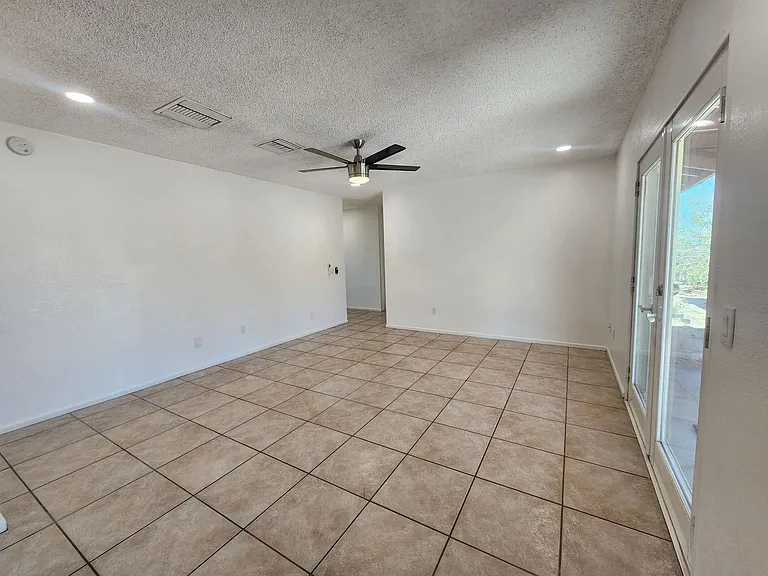 73477 Desert Dr — Photo 6