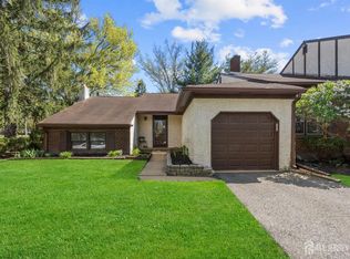 29 Piccadilly Circus, Sayreville, NJ 08872