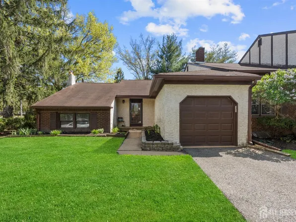 29 Piccadilly Circus, Sayreville, NJ 08872