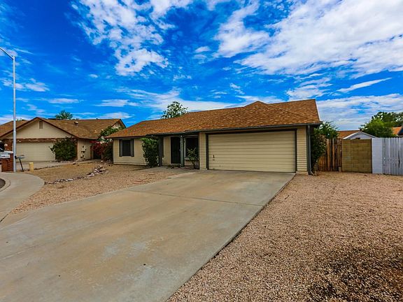 3rd image of 5055 E Evergreen Cir