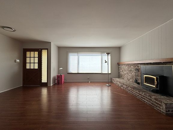 2nd image of 1928 Downey Pl