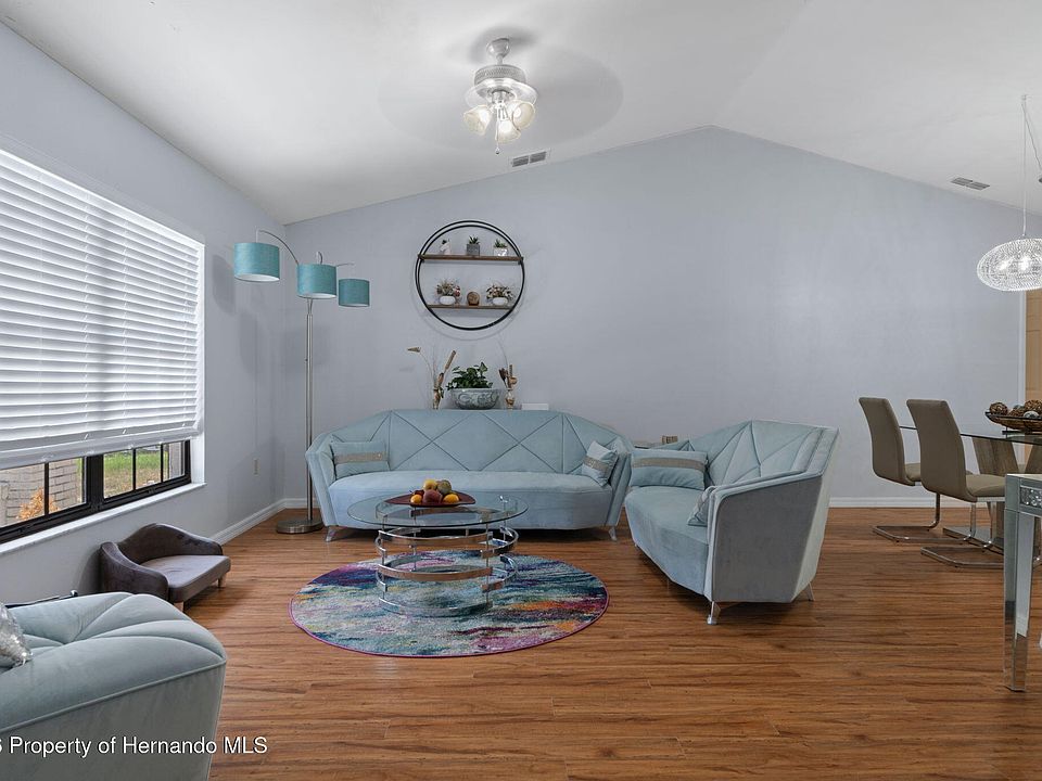 1st image of 8313 Forest Oaks Blvd