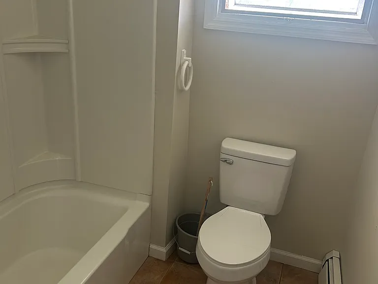 405 Gravity Ave #1 — Photo 4