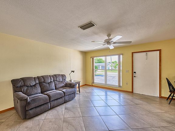 5th image of 12021 NW 33 Street