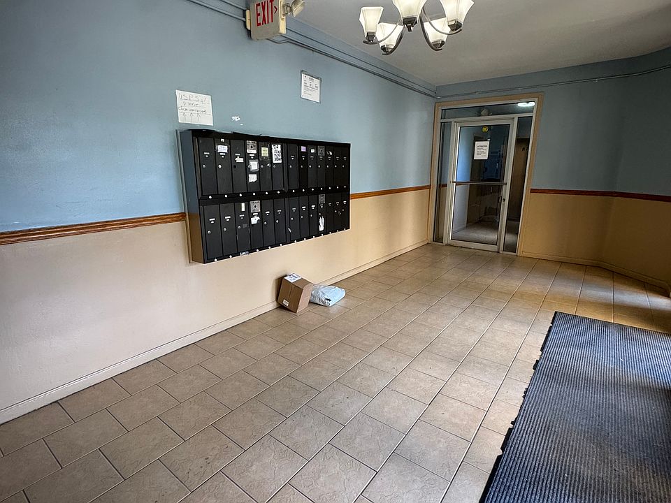 1st image of 388 Clifton Ave #3R