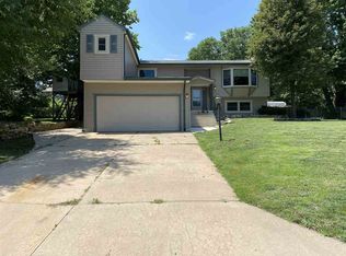 1625 Denholm Dr, Manhattan, KS 66503