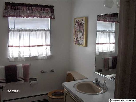 5th image of 426B Chatham Ct