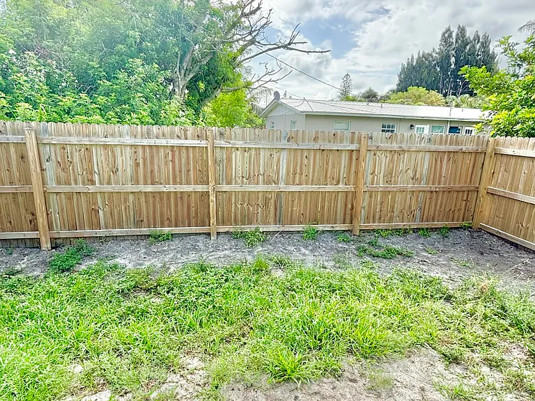 801 Central Ave — Photo 10