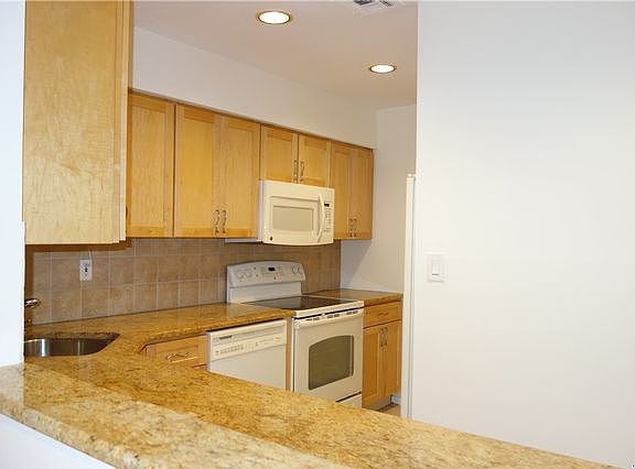 5th image of 100 Daly Blvd #604