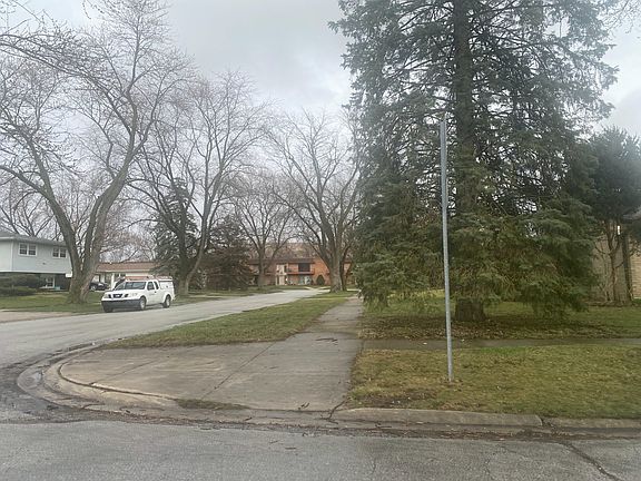 5th image of 741 Palm Dr