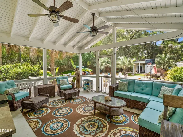 864 Ribaut Road, Beaufort, SC 29902