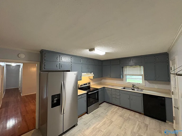 125 Meadow Dr — Photo 3