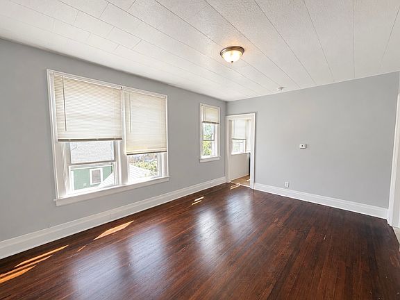 2nd image of 80 Dewitt St #2