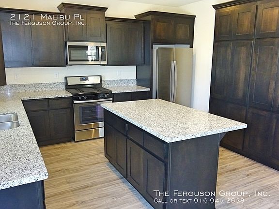 3rd image of 2121 Malibu Pl