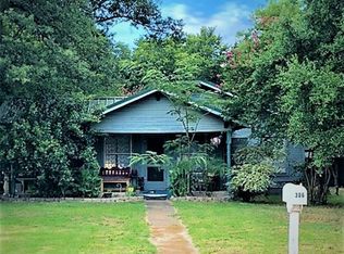 306 W Comal Ave, Wortham, TX 76693