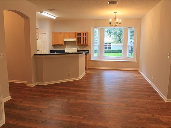 4th image of 107 Brookgreen Way