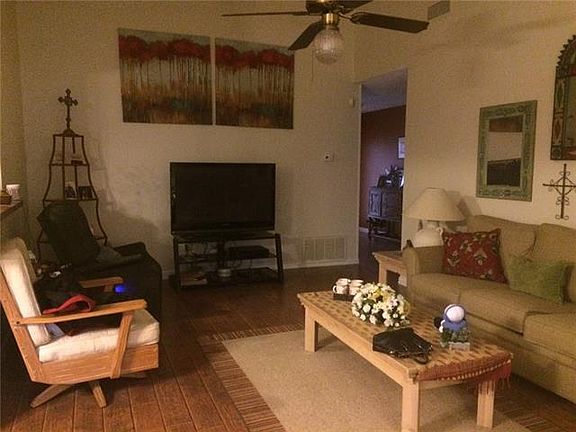 4th image of 1801 Eastwood Ct