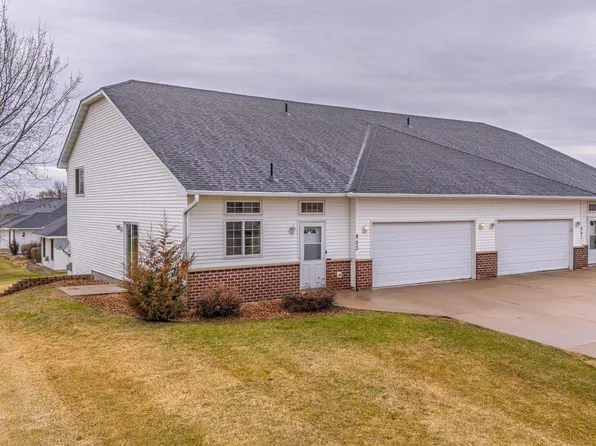 803 1st St NW, New Prague, MN 56071