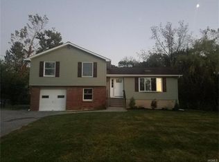 18 Knights Cir, Newburgh, NY 12550