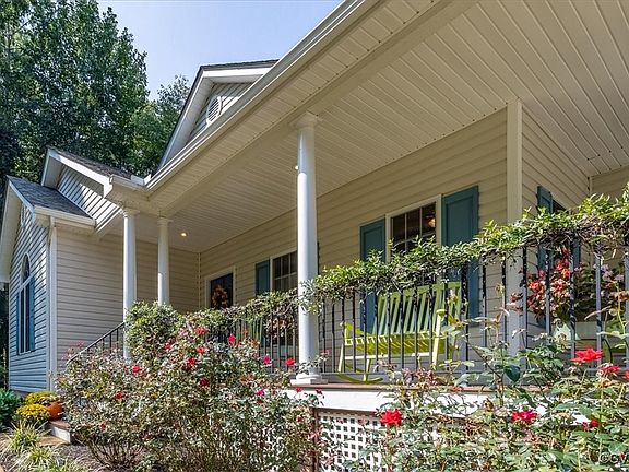 4th image of 3410 Lake Randolph Cir