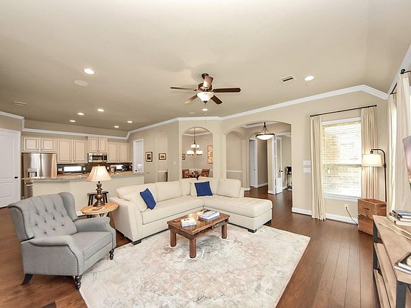 3rd image of 4910 Augusta Pointe Ct