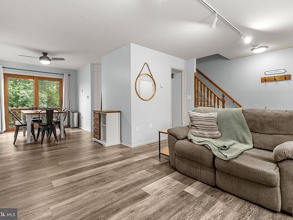 5th image of 305 Fulton St