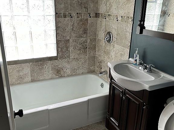 4th image of 21710 S Lake Shore Blvd