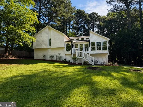585 Rivercrest Dr, Woodstock, GA 30188