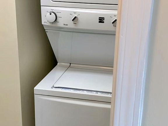 4th image of 1624 16th Ave S #102