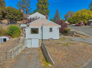 319 E Bartlett Ave, Omak, WA 98841