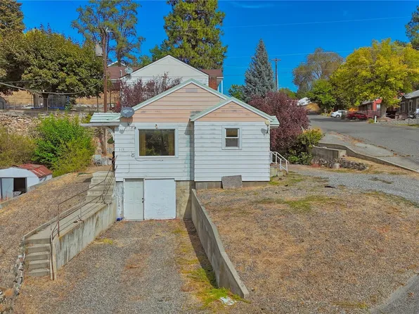 319 E Bartlett Avenue, Omak, WA 98841