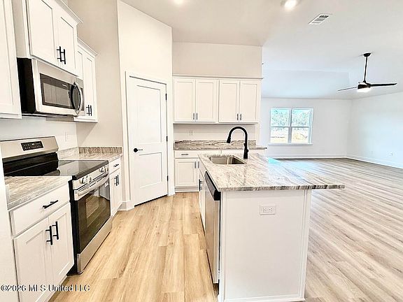5th image of 14168 Hartland Dr