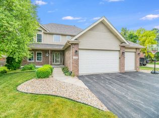 502 White Owl Ln, Oswego, IL 60543